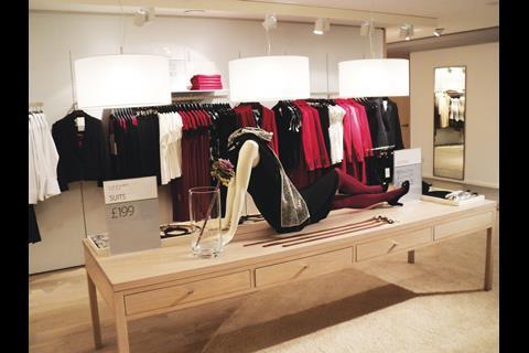 Austin reed store women's clothing